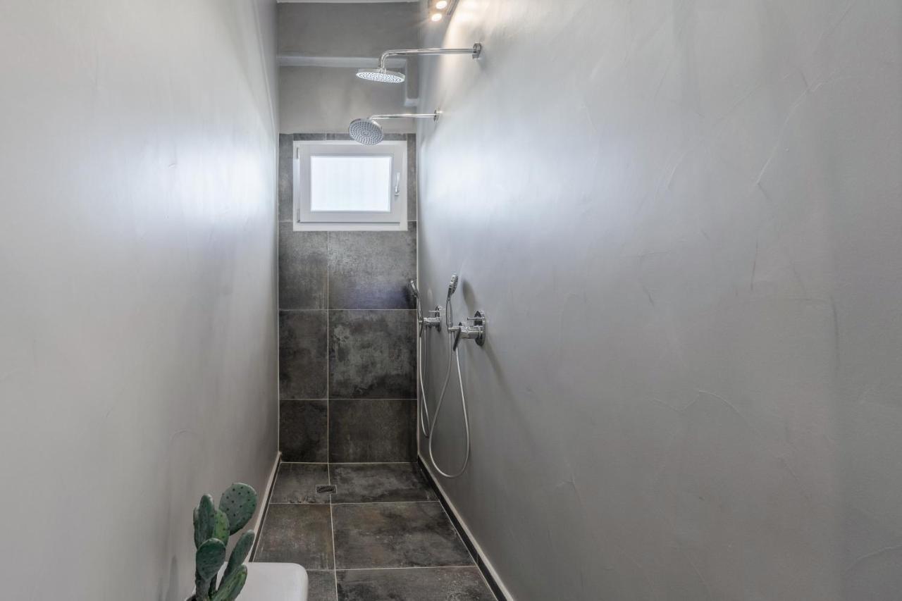 Sn Santorini Apartment Kamári