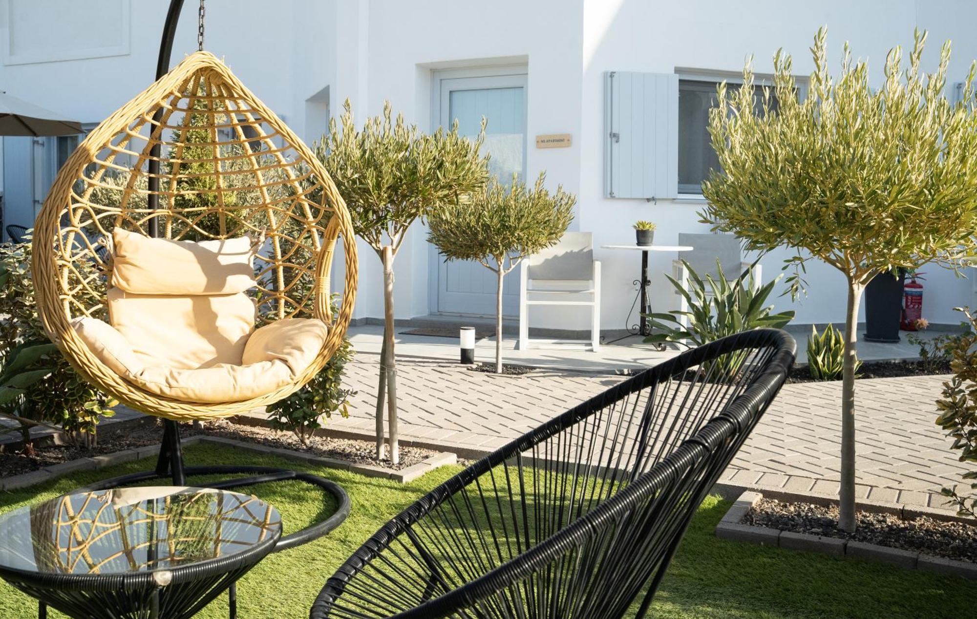 Sn Santorini Apartment Kamári